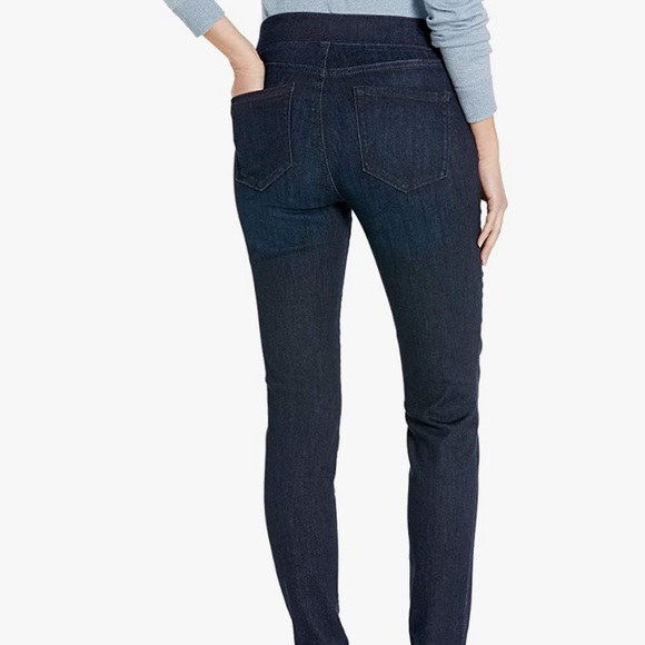 Amazon Essentials Women's Stretch Pull-On Jegging - Picture 2 of 5